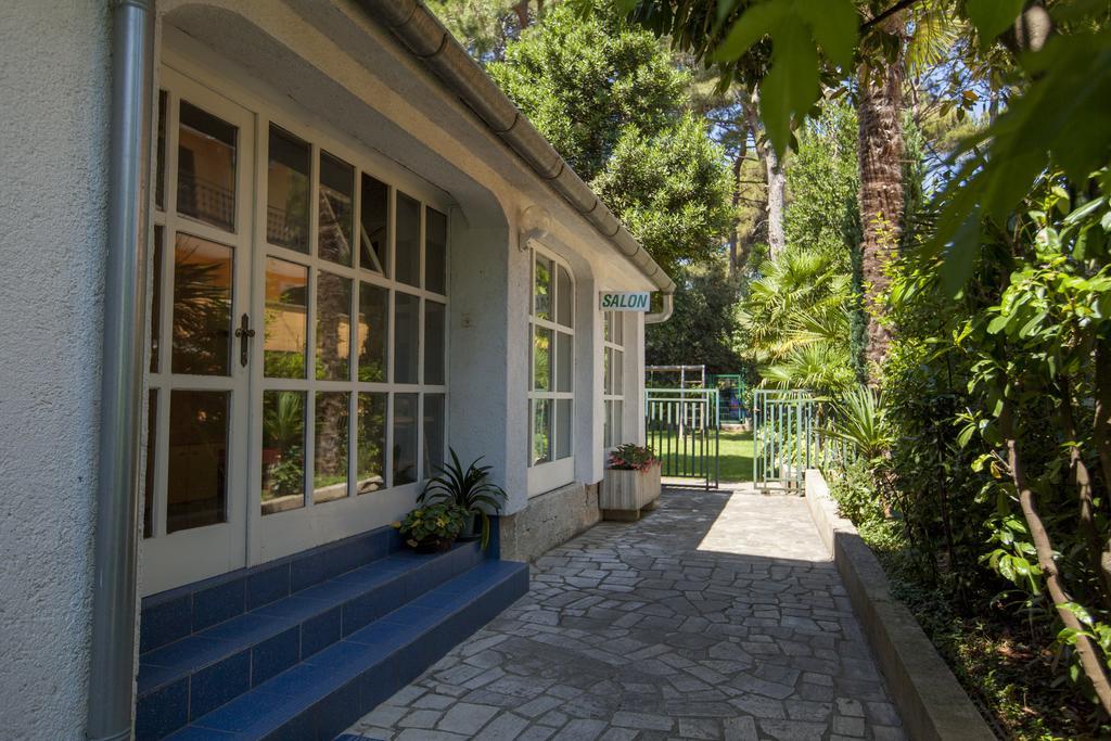 Apartments Villa Ban Rovigno Esterno foto