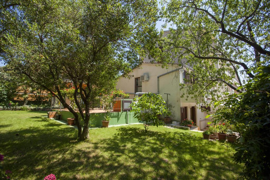 Apartments Villa Ban Rovigno Esterno foto