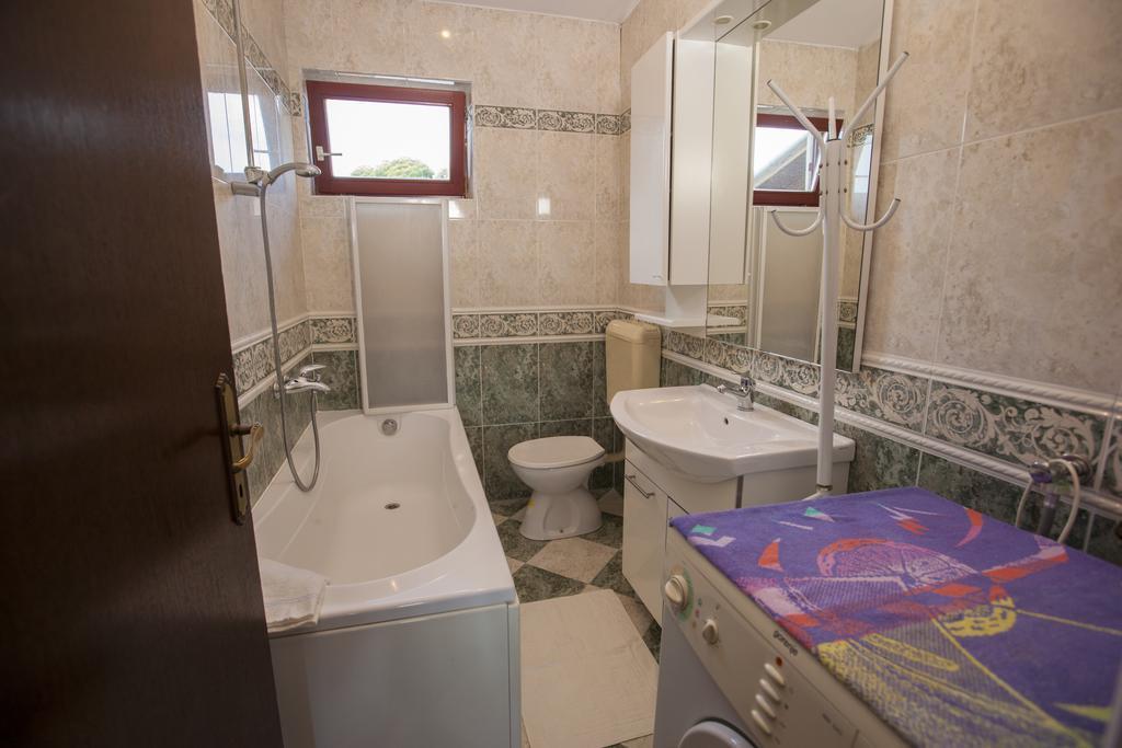 Apartments Villa Ban Rovigno Esterno foto